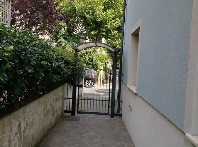 Incantevole A Due Passi Dal Mare A Viserbella Vicino Fiera アパート